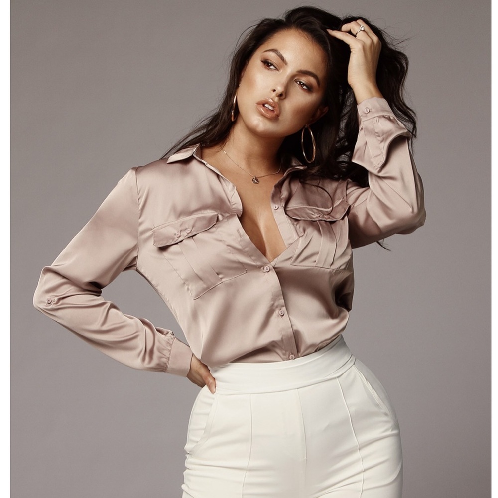 🎄🎁 Jluxlabel Sandy Grey In the City Silky Blouse